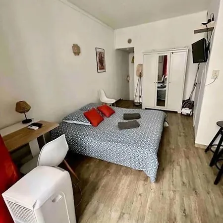 Daire Studio En Plein Centre-ville De Nîmes