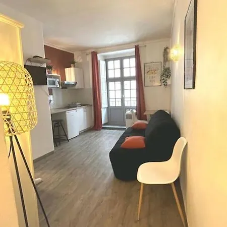 Studio En Plein Centre-ville De Daire